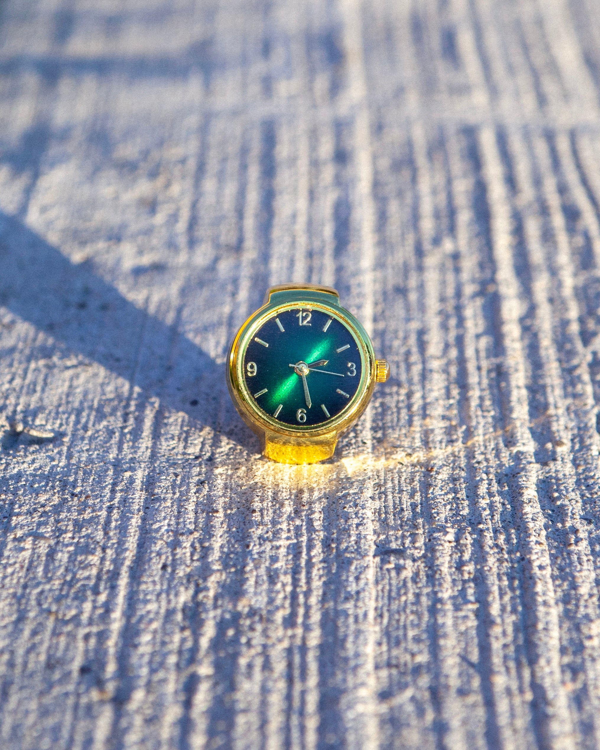 Gold Clock Ring – 4tothe9