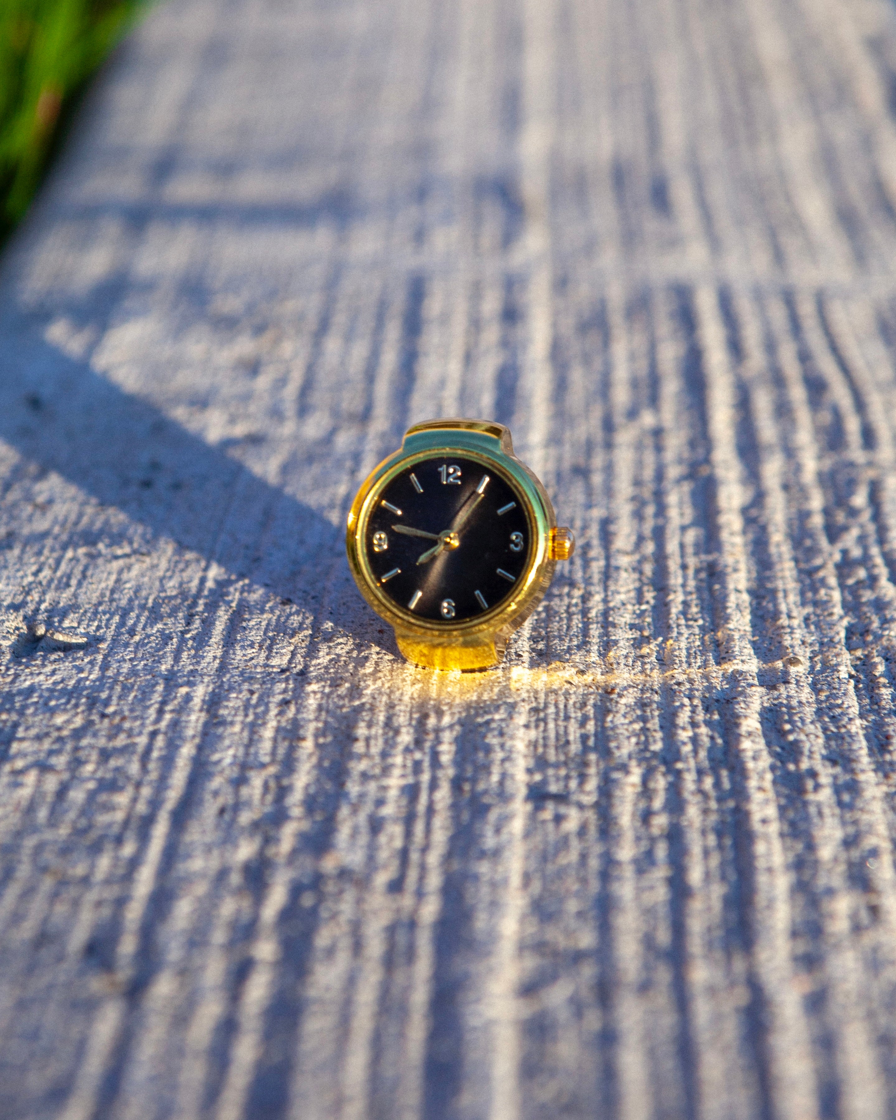 Gold Clock Ring – 4tothe9
